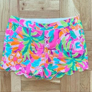 LIKE NEW Lilly Pulitzer Scallop Shorts Sz 2